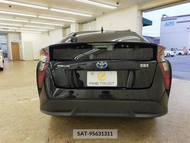 Toyota PRIUS 2018-12 282092-5