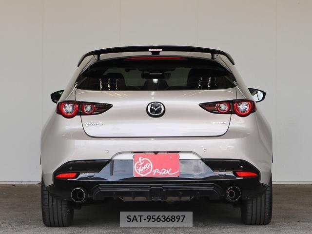 Mazda MAZDA3 2022-01 276436-8