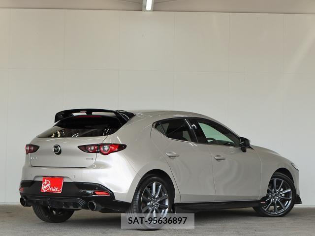 Mazda MAZDA3 2022-01 276436-6