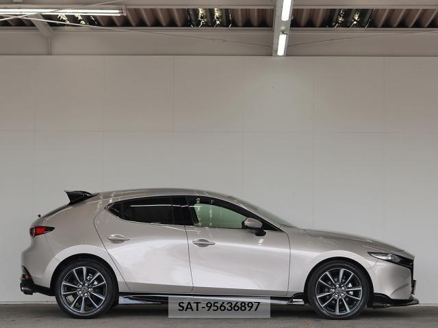 Mazda MAZDA3 2022-01 276436-4