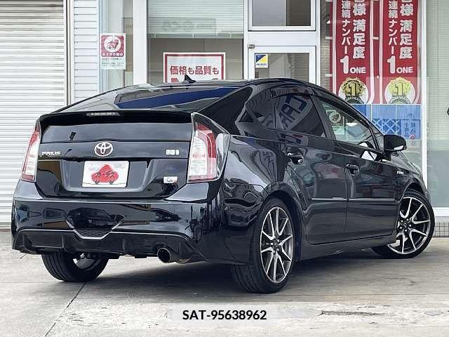 Toyota PRIUS 2015-09 383994-2