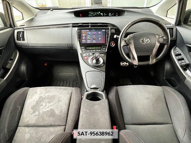 Toyota PRIUS 2015-09 383994-1