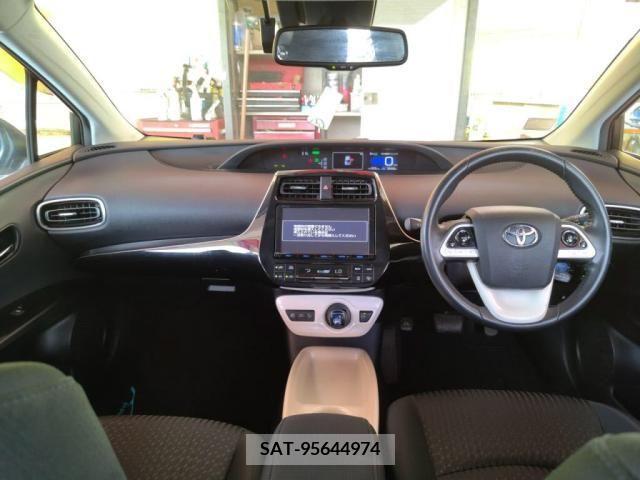 Toyota PRIUS 2017-01 282204-2