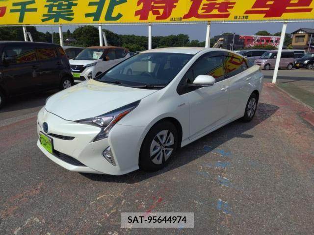 Toyota PRIUS 2017-01 282204-9