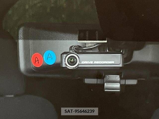 Nissan NOTE 2018-08 329309-7