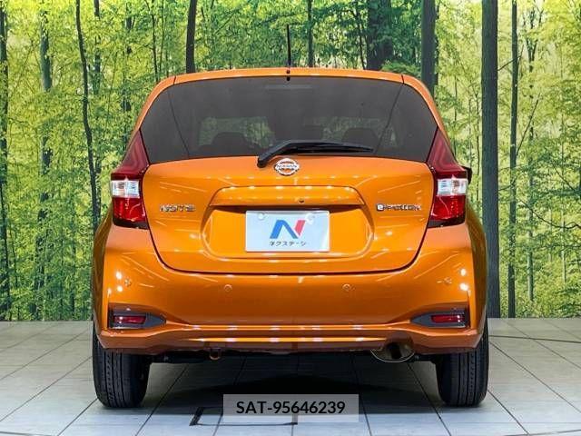 Nissan NOTE 2018-08 329309-15