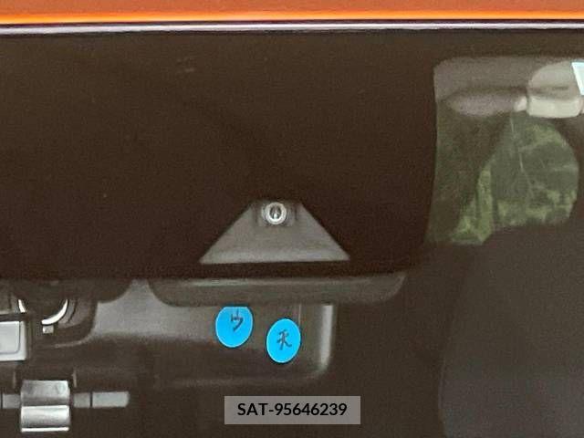 Nissan NOTE 2018-08 329309-4