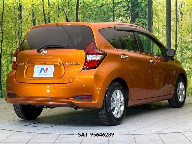 Nissan NOTE 2018-08 329309-17
