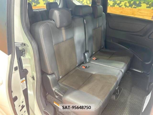 Toyota SIENTA 2019-07 368192-8