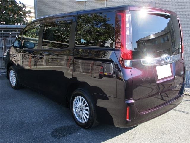 Toyota NOAH HYBRID 2017-02 187423-4