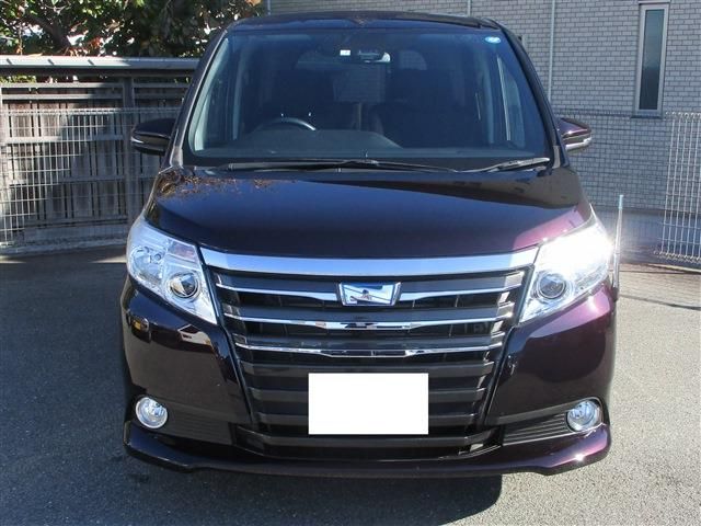 Toyota NOAH HYBRID 2017-02 187423-2