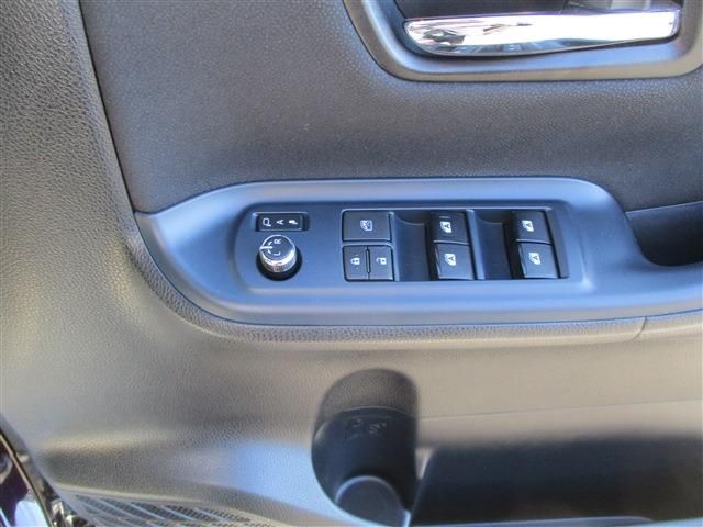 Toyota NOAH HYBRID 2017-02 187423-26