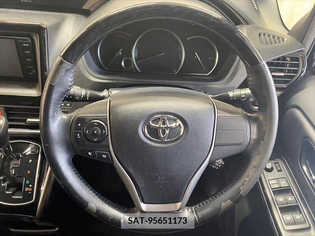 Toyota ESQUIRE 2016-03 268609-26