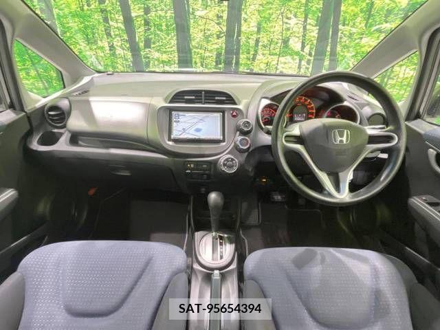 Honda FIT 2010-09 303282-1