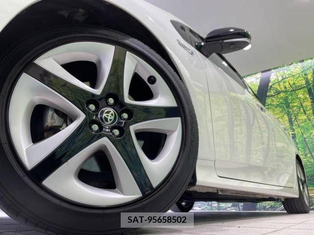 Toyota PRIUS PHV 2019-11 215722-15