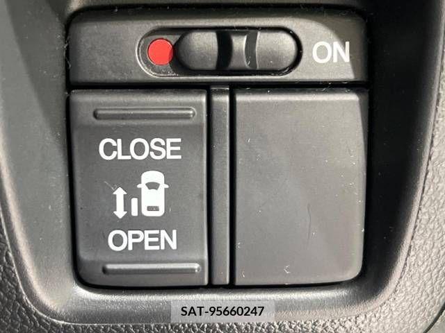 Honda N BOX 2017-06 278689-5