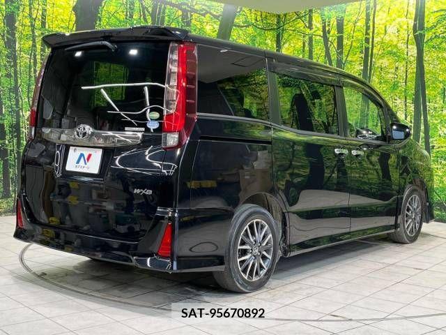 Toyota NOAH 2017-06 210439-17