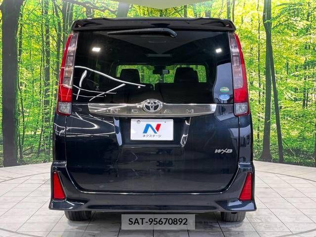 Toyota NOAH 2017-06 210439-15