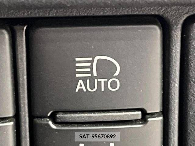 Toyota NOAH 2017-06 210439-7