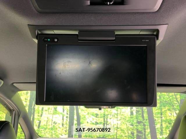 Toyota NOAH 2017-06 210439-2
