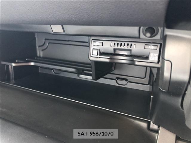Lexus UX 2019-03 210337-14