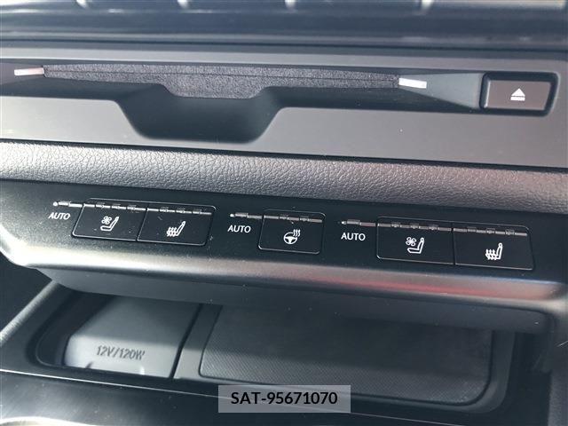 Lexus UX 2019-03 210337-11