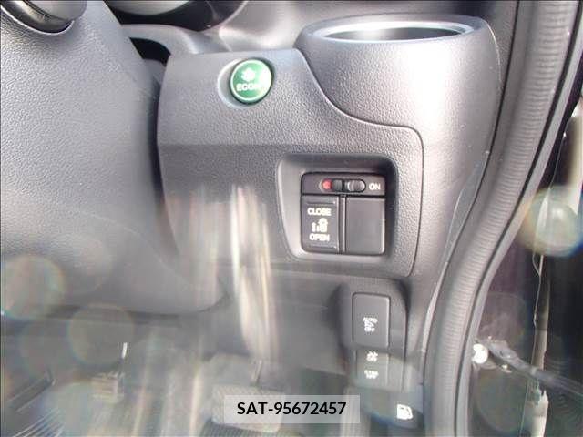 Honda N BOX CUSTOM 2017-01 210119-13