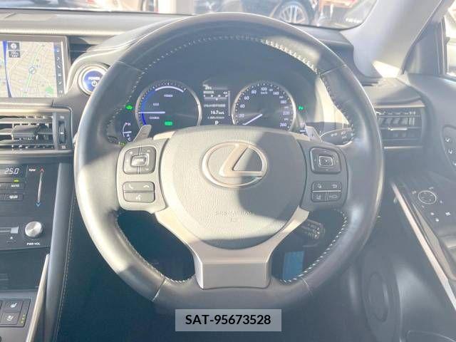 Lexus IS 2017-03 275482-12