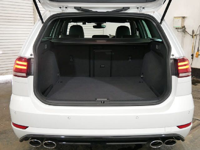 VolksWagen GOLF R 2019-12 7954-21