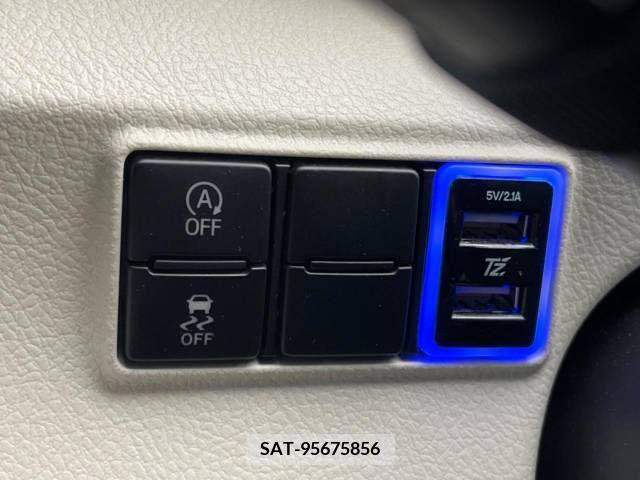 Toyota SIENTA 2015-10 231905-8