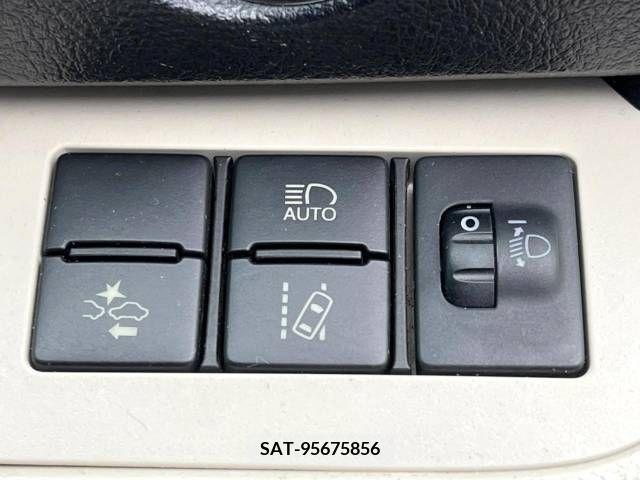 Toyota SIENTA 2015-10 231905-5