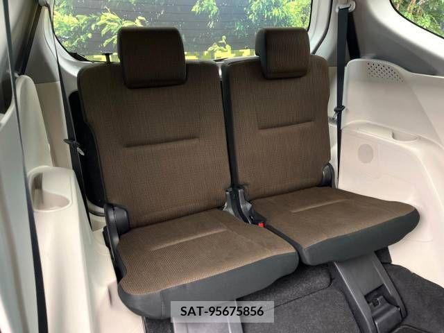 Toyota SIENTA 2015-10 231905-11