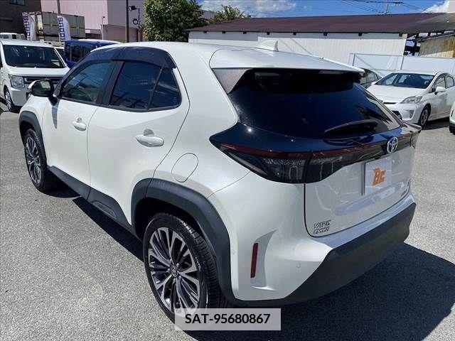 Toyota YARIS CROSS 2021-04 422047-13
