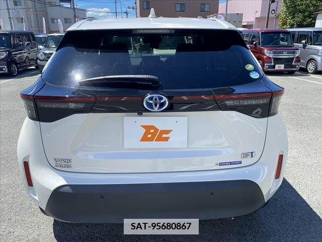 Toyota YARIS CROSS 2021-04 422047-12