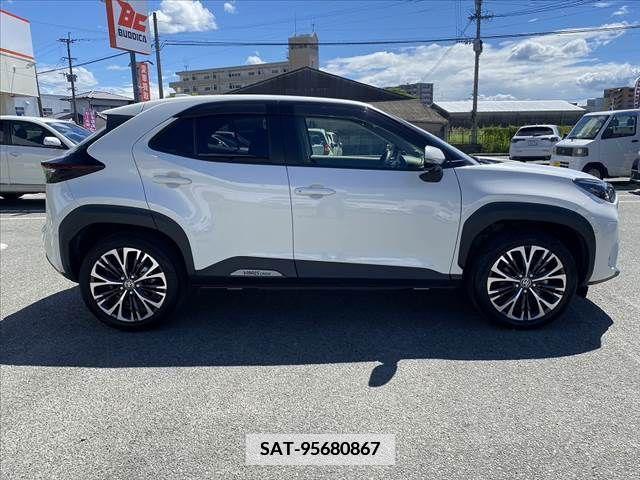 Toyota YARIS CROSS 2021-04 422047-10