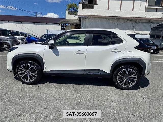 Toyota YARIS CROSS 2021-04 422047-9