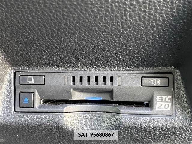 Toyota YARIS CROSS 2021-04 422047-28