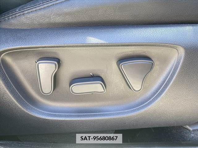 Toyota YARIS CROSS 2021-04 422047-27