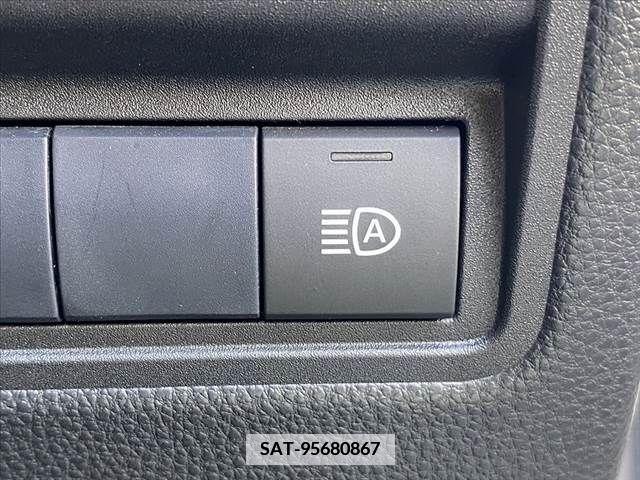 Toyota YARIS CROSS 2021-04 422047-29