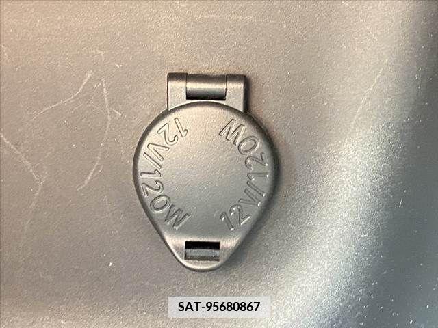 Toyota YARIS CROSS 2021-04 422047-26
