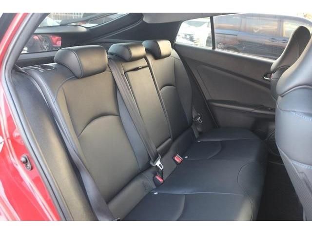 Toyota PRIUS 2017-03 189328-11