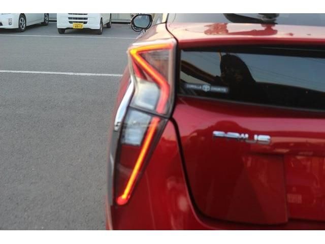 Toyota PRIUS 2017-03 189328-5