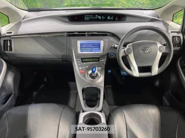 Toyota PRIUS 2013-05 366485-1