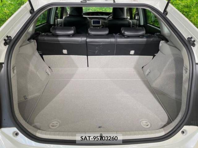 Toyota PRIUS 2013-05 366485-10