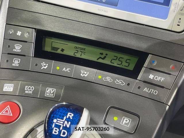 Toyota PRIUS 2013-05 366485-6