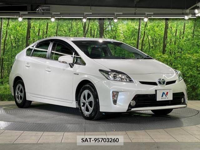 Toyota PRIUS 2013-05 366485-16