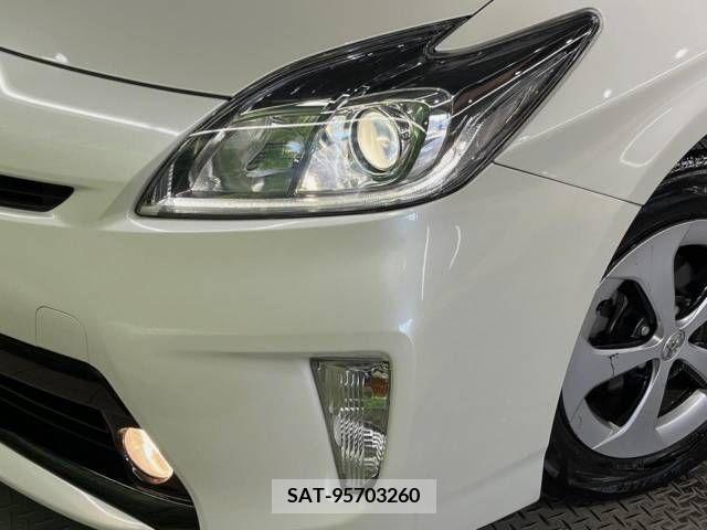 Toyota PRIUS 2013-05 366485-12