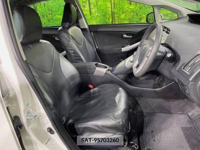 Toyota PRIUS 2013-05 366485-8