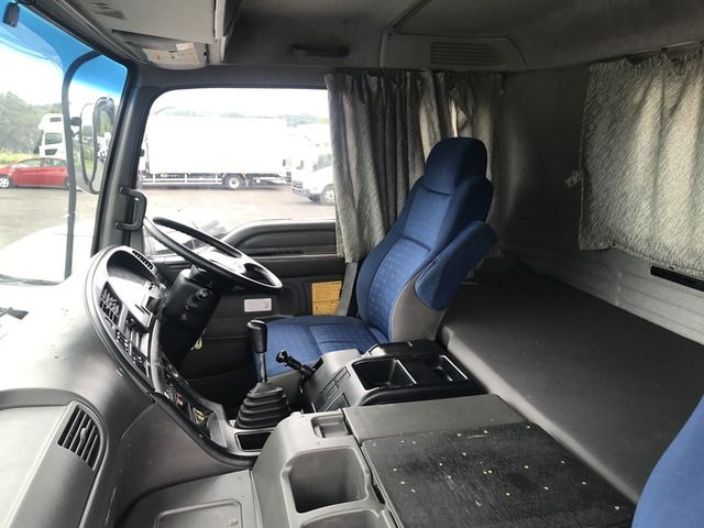 Isuzu GIGA 2013-11 15885-2