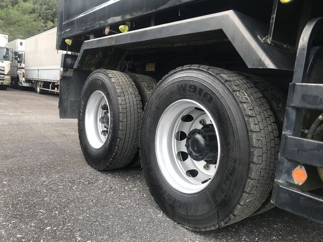 Isuzu GIGA 2013-11 15885-15